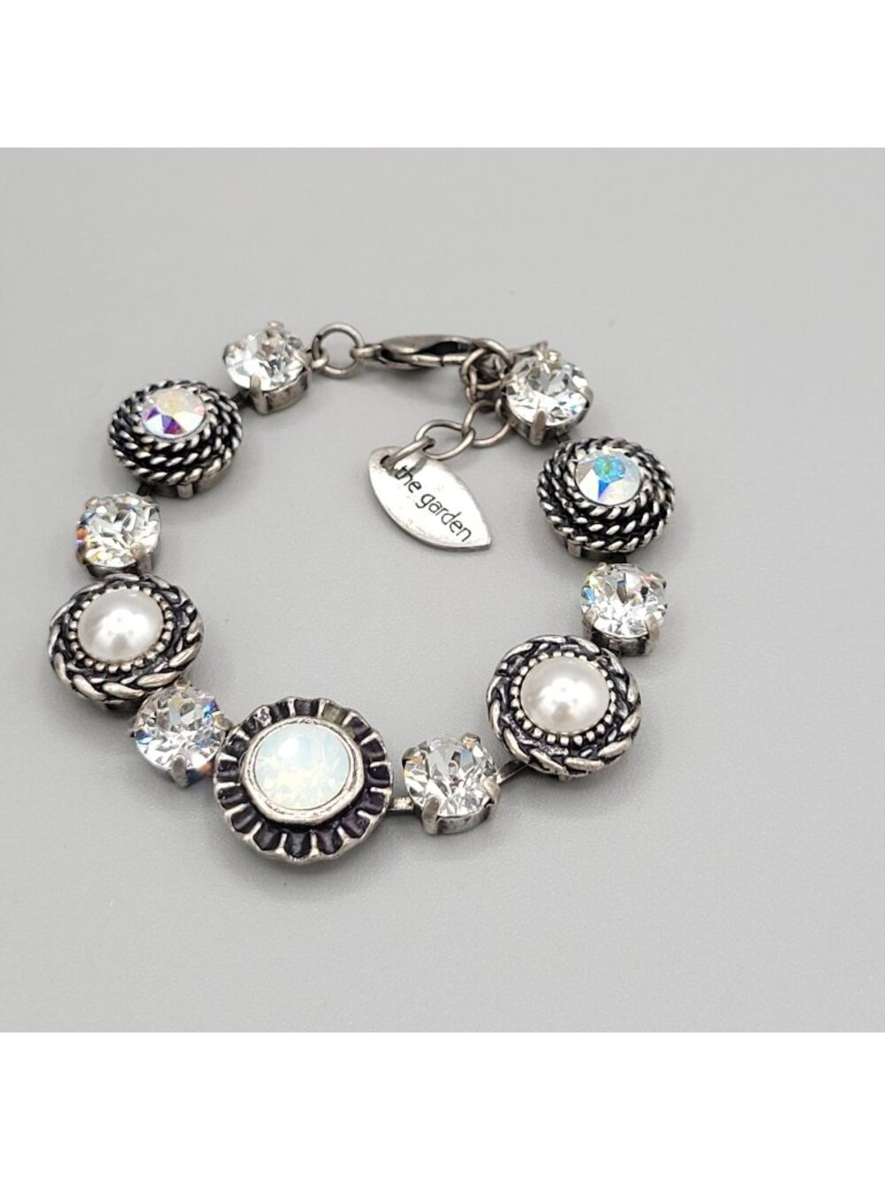 The Garden Adjustable Bracelet White Crystals Imitation Pearls Braided Borders